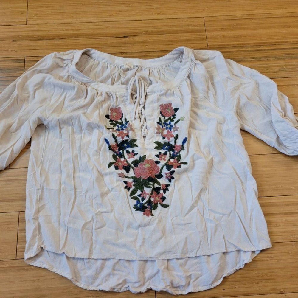 Blush brand floral embroidered top women's small